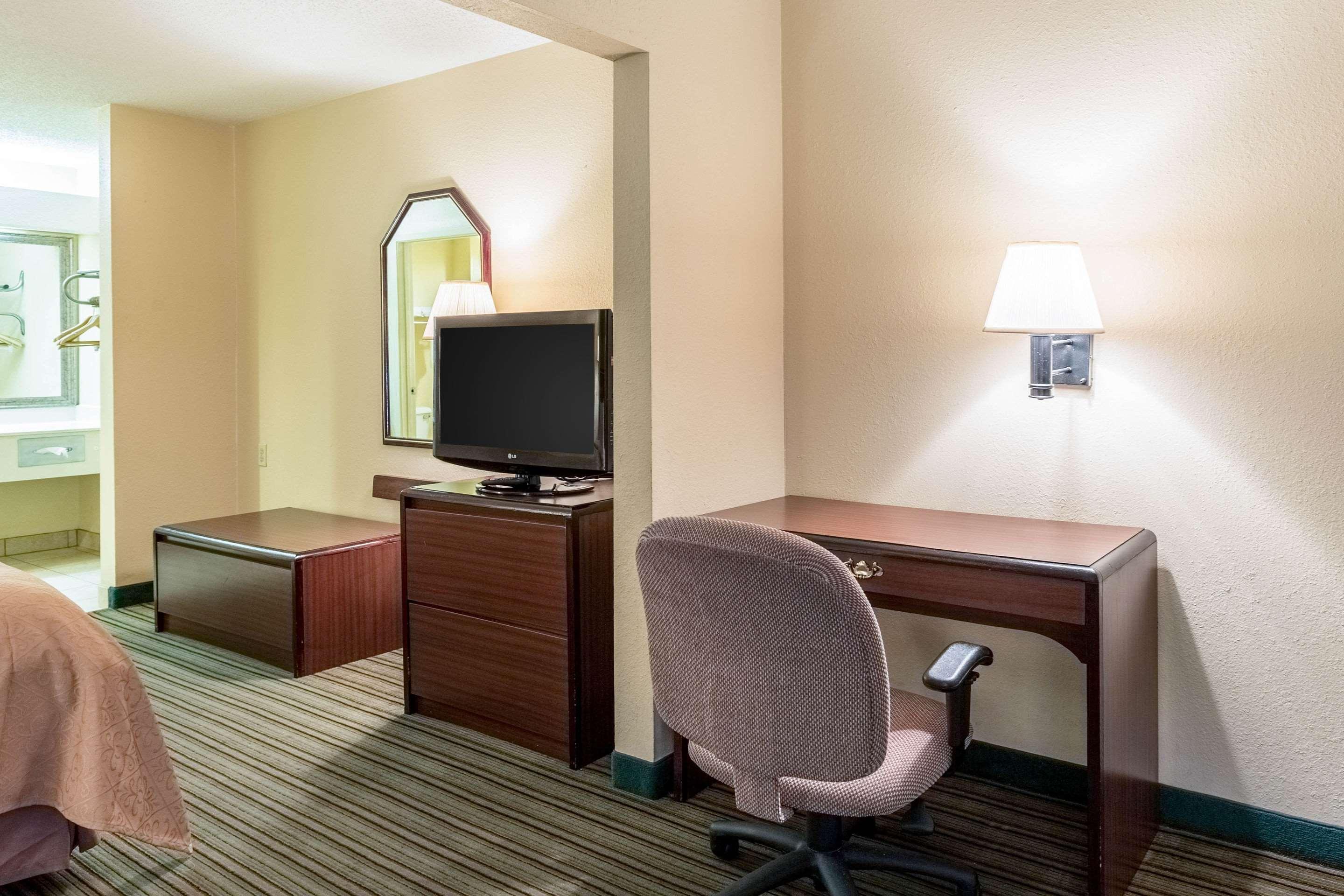 Quality Inn Alexandria Εξωτερικό φωτογραφία