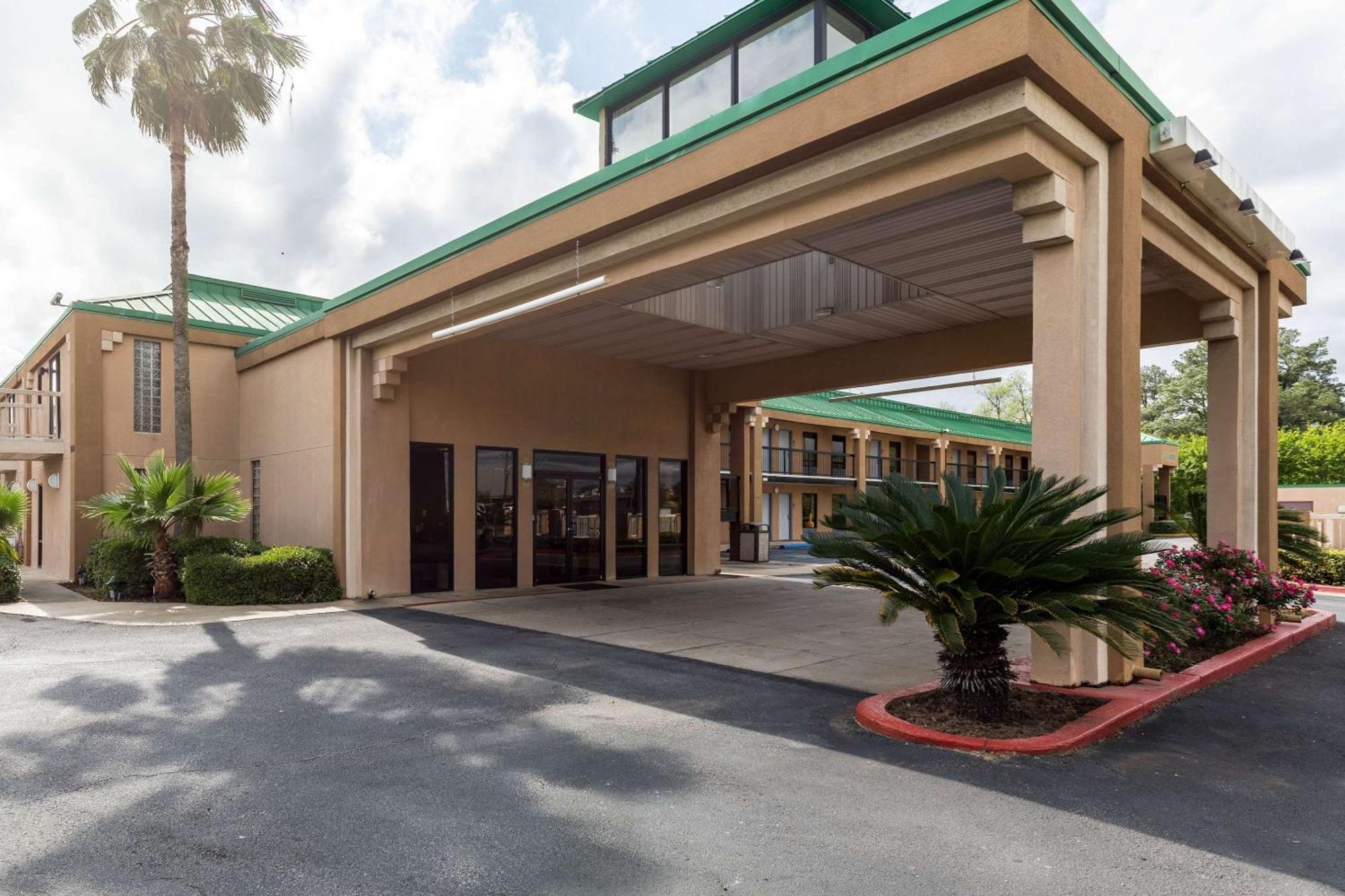 Quality Inn Alexandria Εξωτερικό φωτογραφία